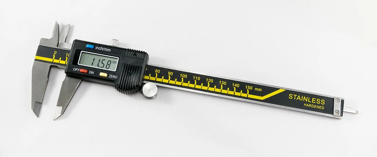 Digital calliper reading in millimetres